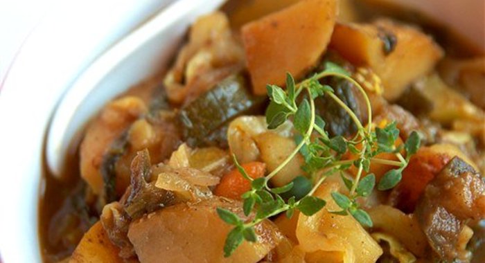 Овощное рагу с базиликом