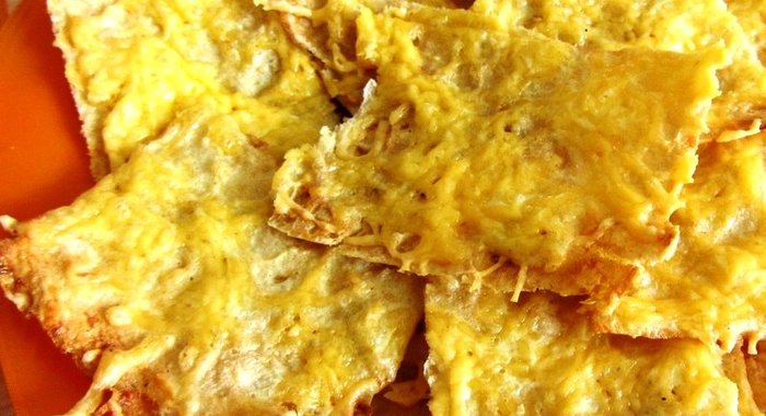 Чипсы из лаваша с сыром