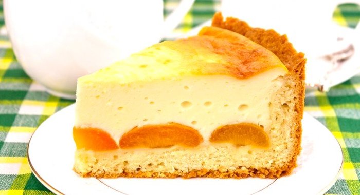 Пирог с творогом и абрикосами