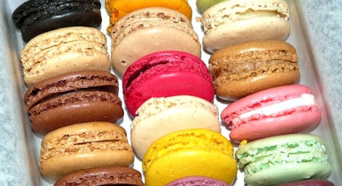 Французское пирожное макарон