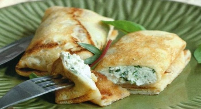 Блины с творогом и зеленью