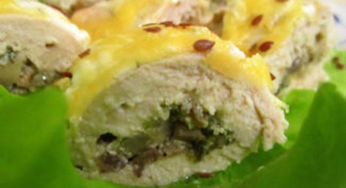 Рулетики из курицы с грибами и шпинатом