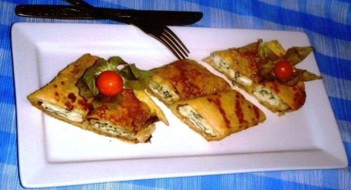 Запеченные блинчики с брынзой и шпинатом