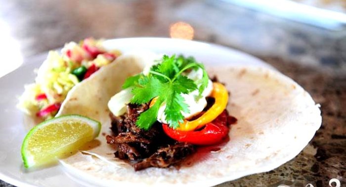 Тортильяс с говядиной, перцем и луком