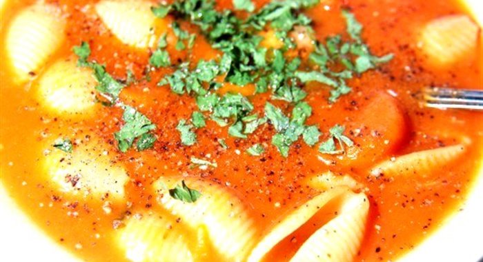 Суп-пюре из чечевицы по‑неаполитански