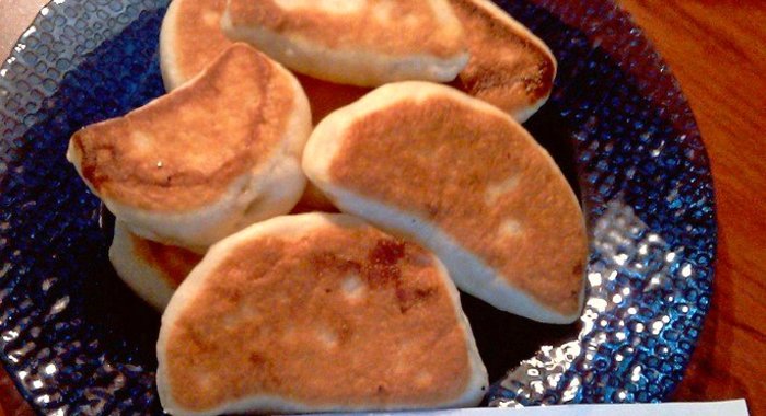 Пирожки с яблочным повидлом