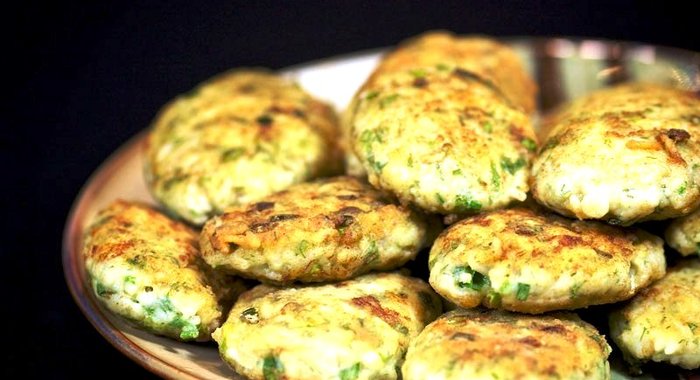 Рыбные котлеты с рисом