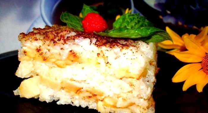 Рисовая запеканка с яблоками