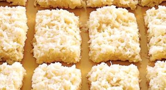 Кокосовые пирожные со сгущенкой