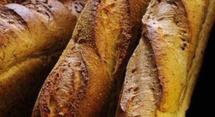 Постный хлеб с чесноком и кардамоном