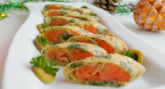 Рулетики из сыра с семгой