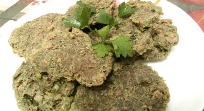 Сыроедческие котлеты с луком