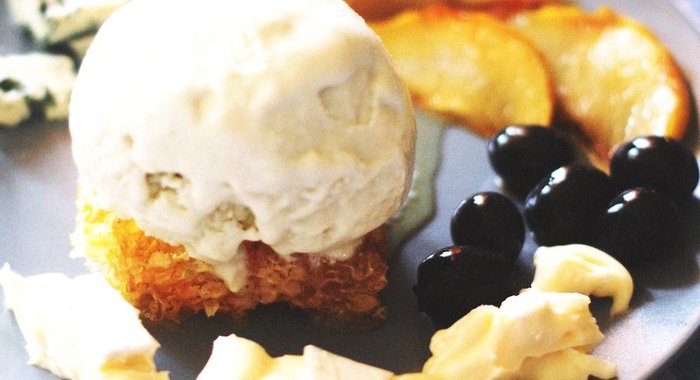 Мороженое с медом и горгонзолой