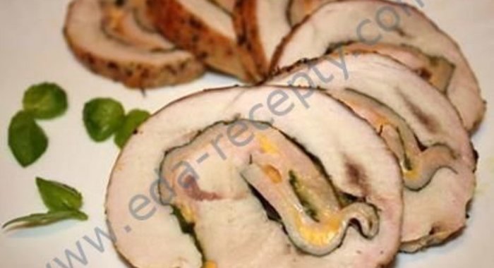 Рулет из индейки в духовке