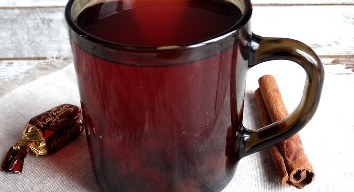 Вишнево-клюквенный компот с корицей