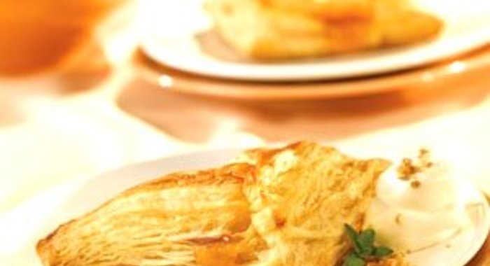 Слоеные пирожки с повидлом