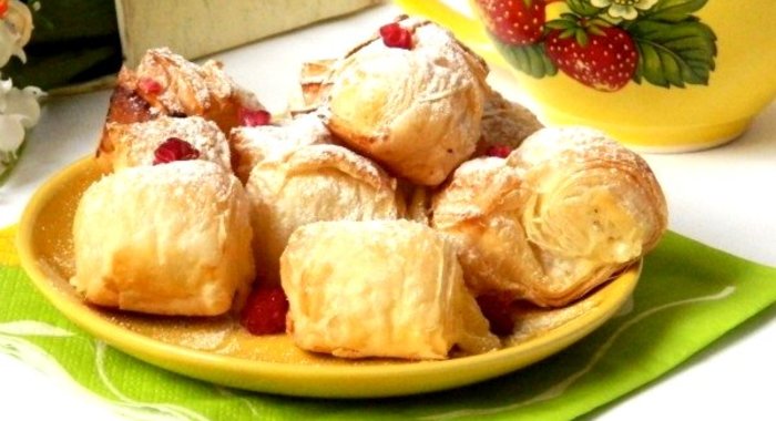 Слойки с заварным кремом