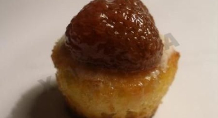 Вкусные белые пирожные