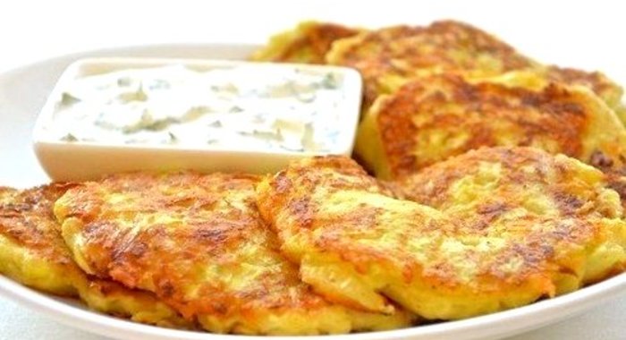 Оладьи из кабачков с сыром и чесноком