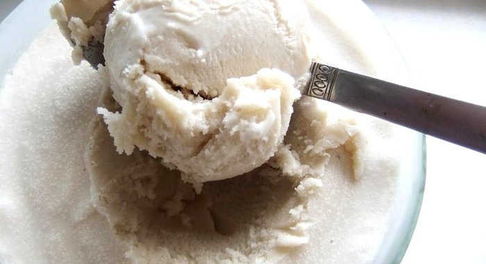 Простое сливочное мороженое