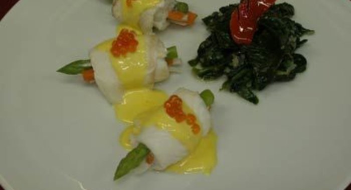 Рулетики из сибаса со шпинатом