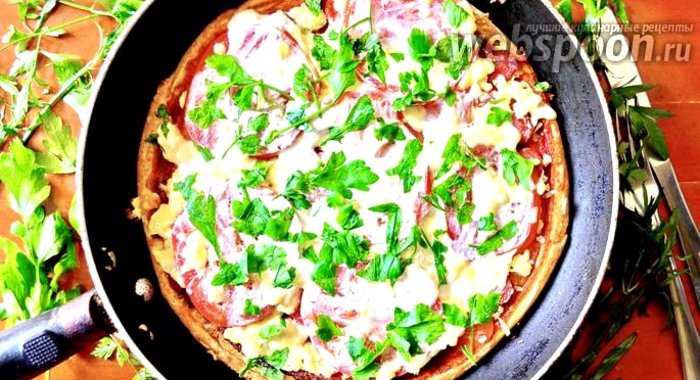 Пицца на кефире на сковороде