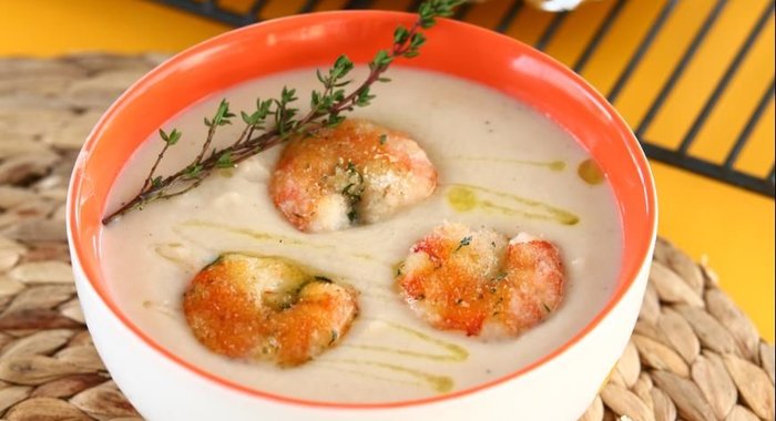 Суп-пюре из фасоли с креветками