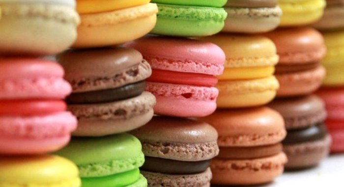 Пирожные макароны