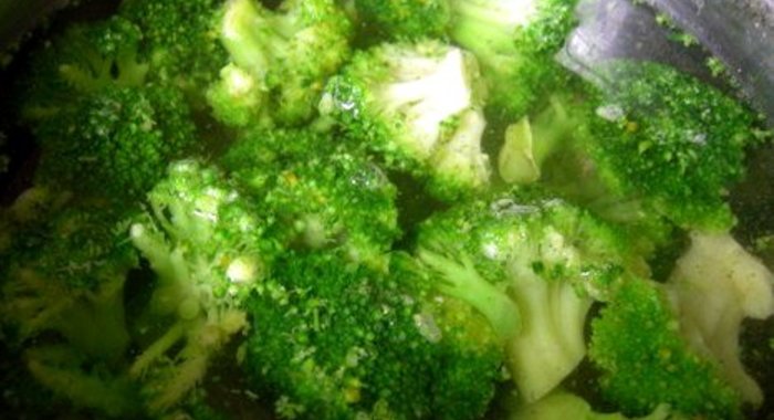 Суп-пюре из брокколи с йогуртом