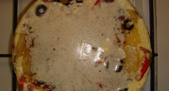 Испанский картофельно-оливковый омлет(La tortilla espanola kartofelno-aceitunada)
