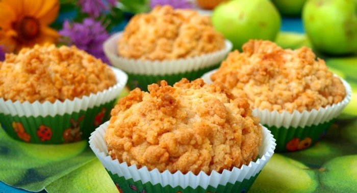 Яблочные кексы со штрейзелем