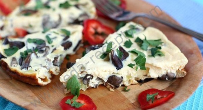 Омлет с опятами