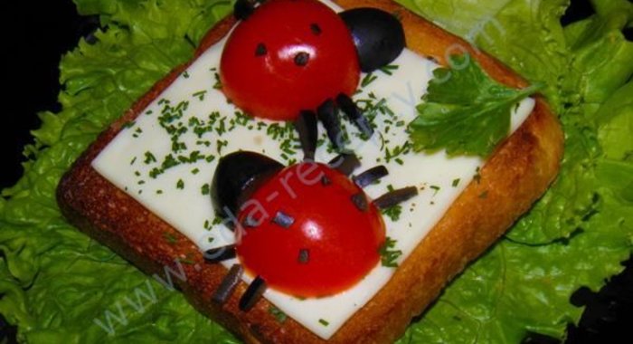 Детские бутерброды Божья коровка