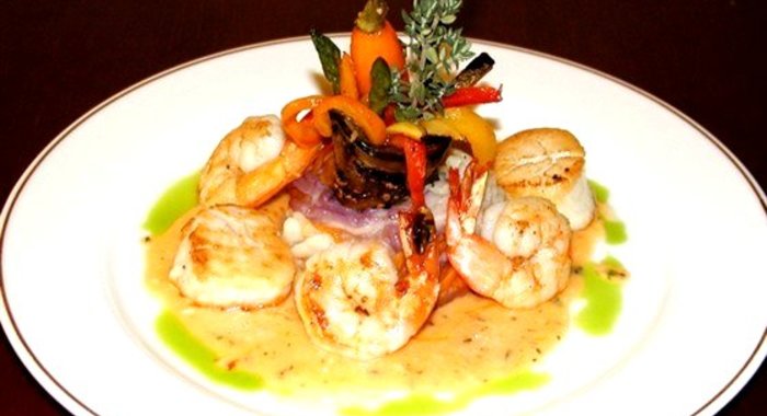 Креветки и морские гребешки в медовом маринаде