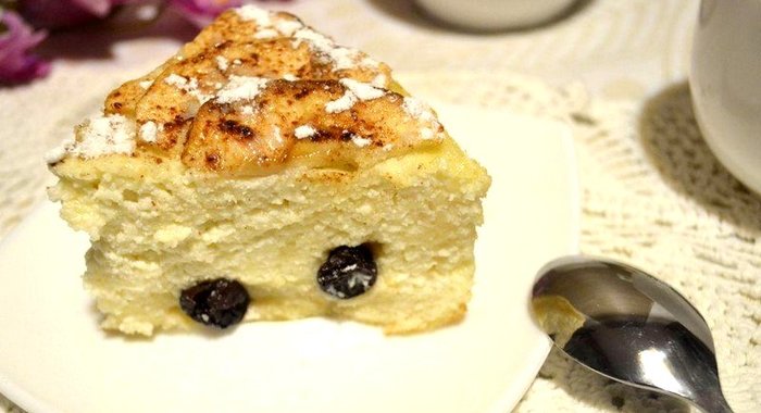 Творожная запеканка с яблоком и корицей