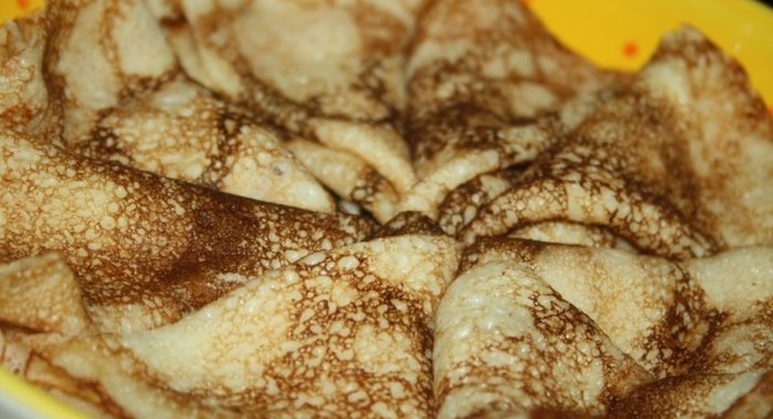 Нежные тонкие блинчики на кефире