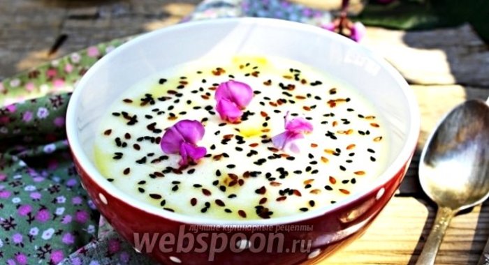 Манная каша на семолине с семенами льна и кунжута