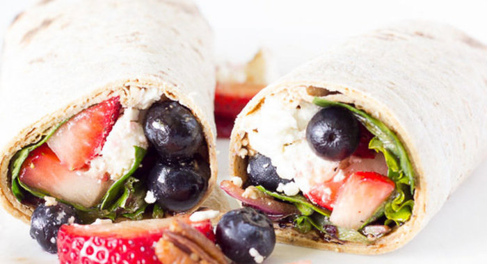 Ягодные рулетики в бальзамическом уксусе