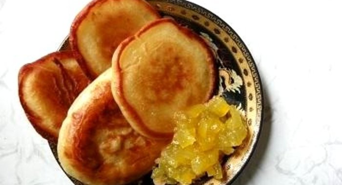 Оладьи с вареньем из кабачков