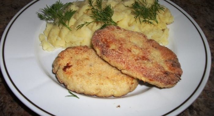 Рыбные котлеты из хека со сливками