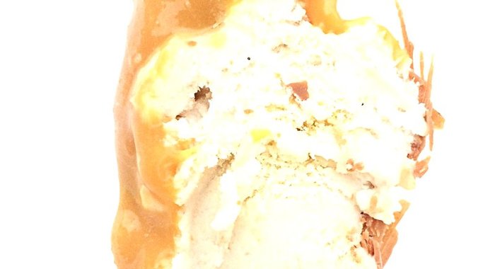 Банановое мороженое с печеньем, шоколадной стружкой и карамельной прослойкой