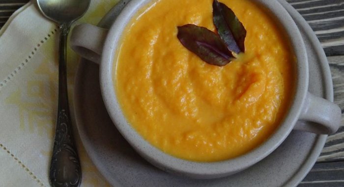 Морковно-сельдерейный суп пюре