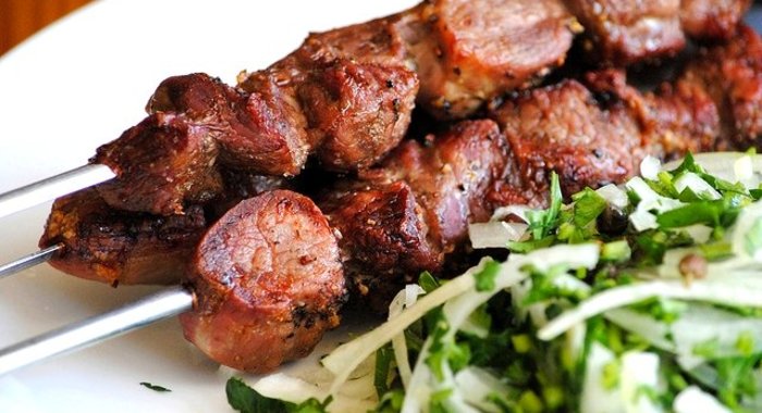 Шашлык в духовке в рукаве