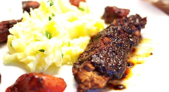 Говядина в смородиновом маринаде