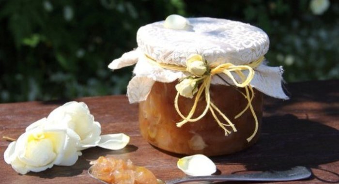 Варенье из лепестков белой розы