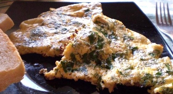 Омлет с курицей и зеленью