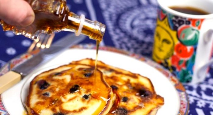 Оладьи с черникой