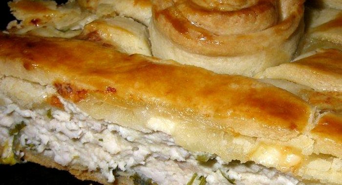 Пирог из песочного теста с курицей