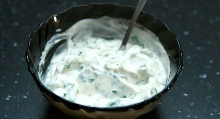 Сметанно-чесночный соус