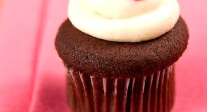 Шоколадные капкейки в легком сырном креме